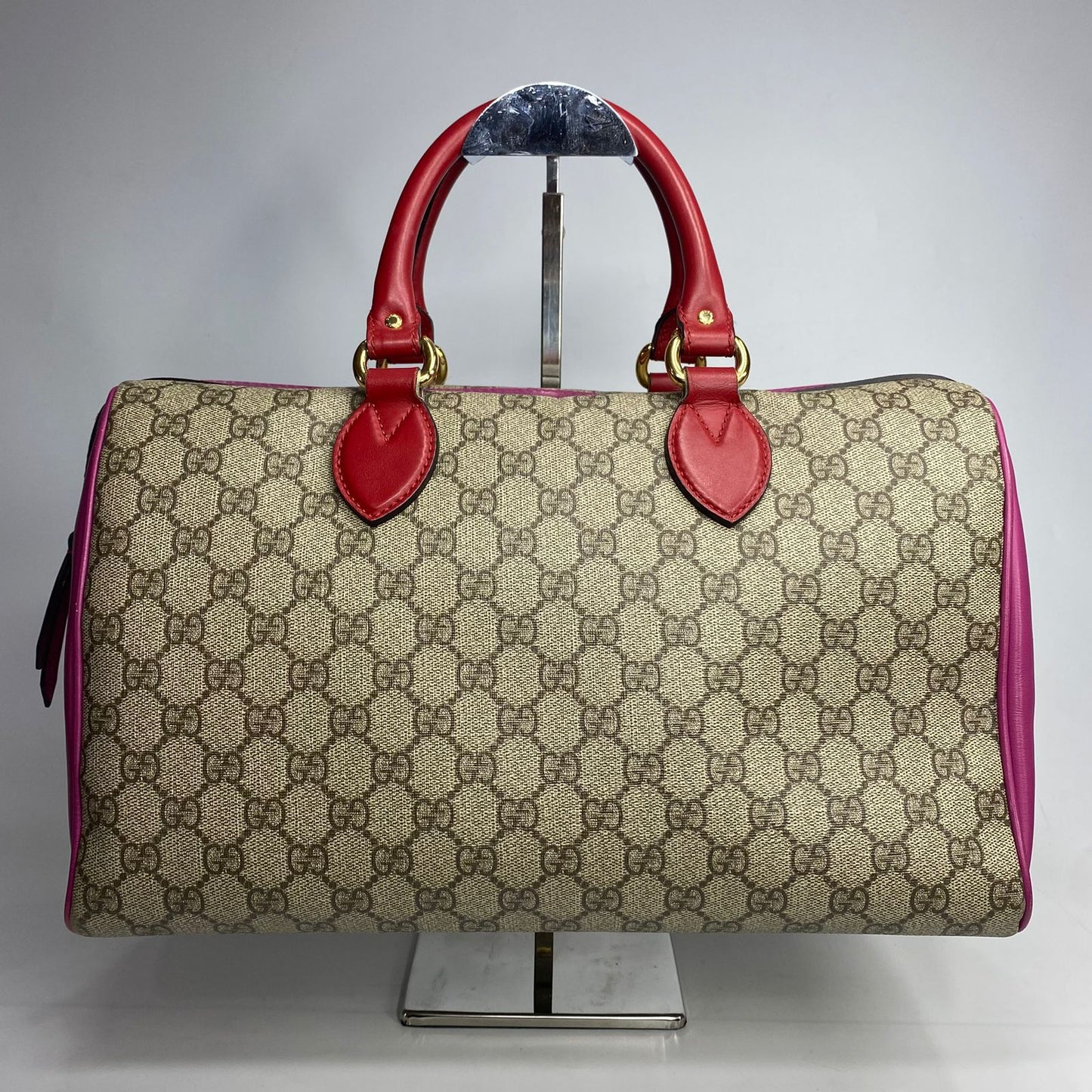 Gucci GG Supreme Boston bag in beige Pink and Red
