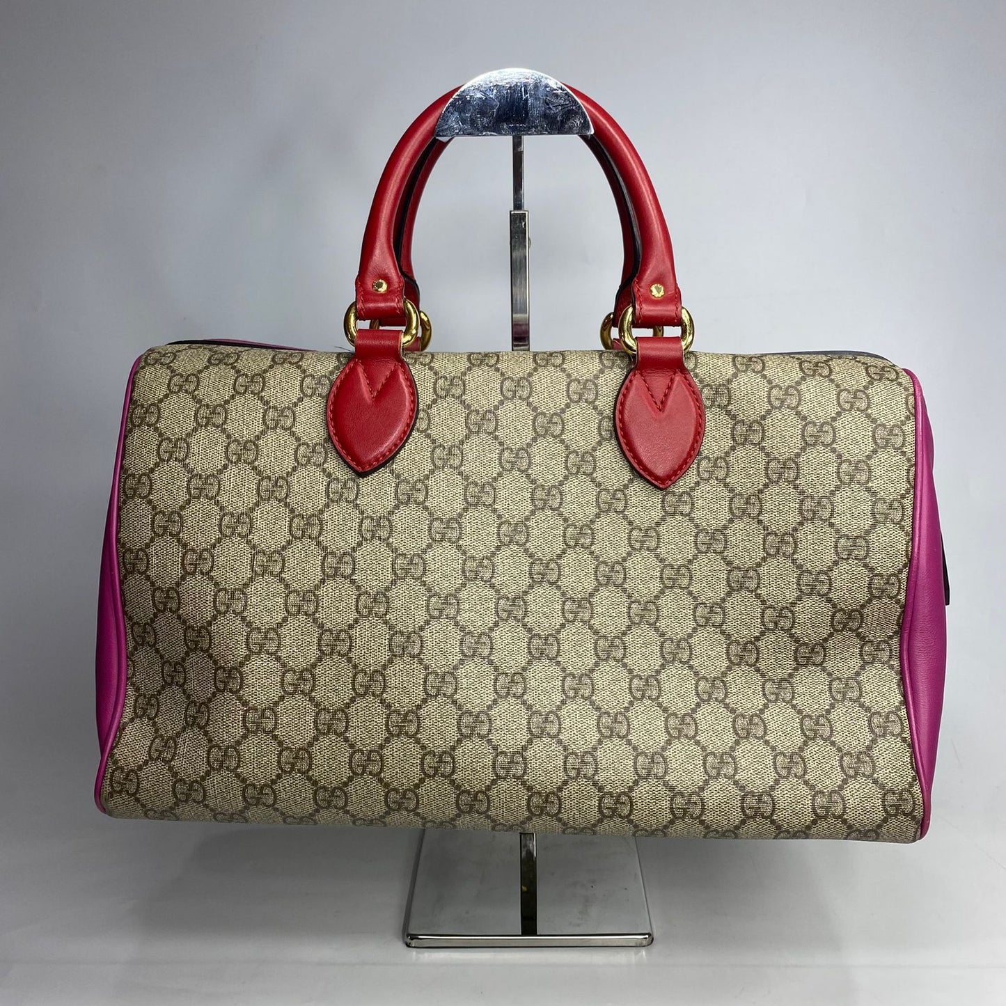 Gucci GG Supreme Boston bag in beige Pink and Red