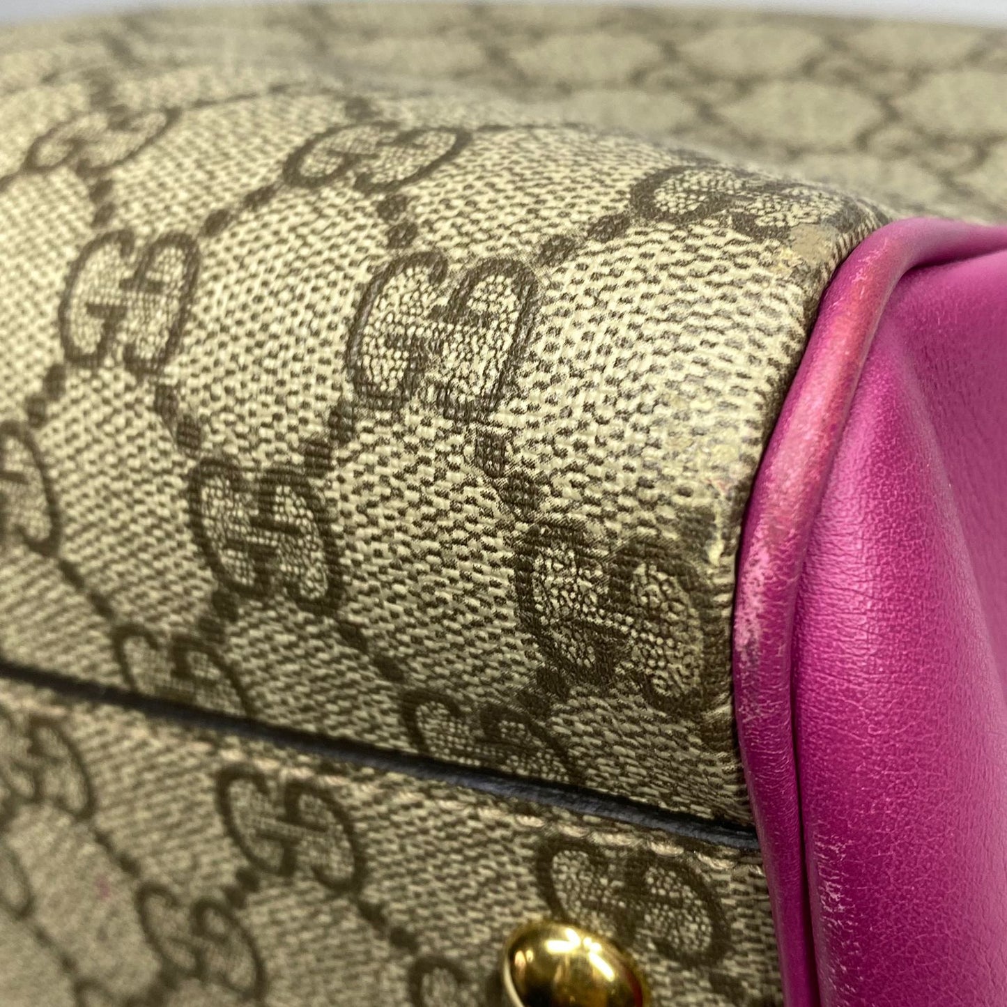 Gucci GG Supreme Boston bag in beige Pink and Red