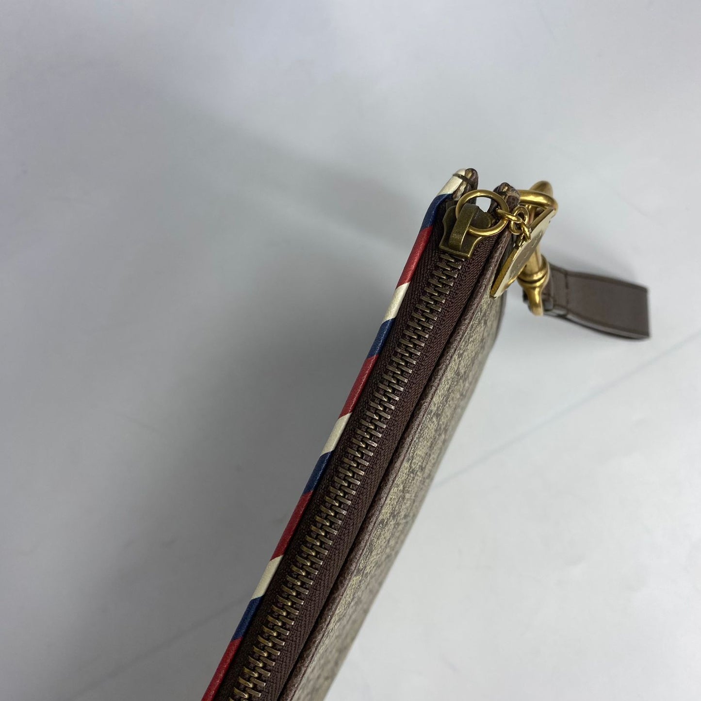 Gucci Courrier GG Supreme Clutch Various Patches