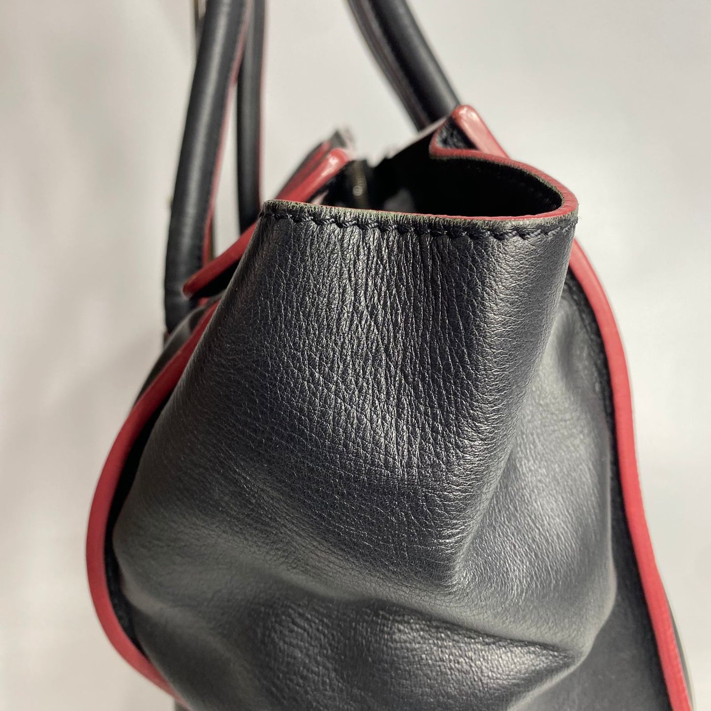 Celine Luggage Black, Red Pipin