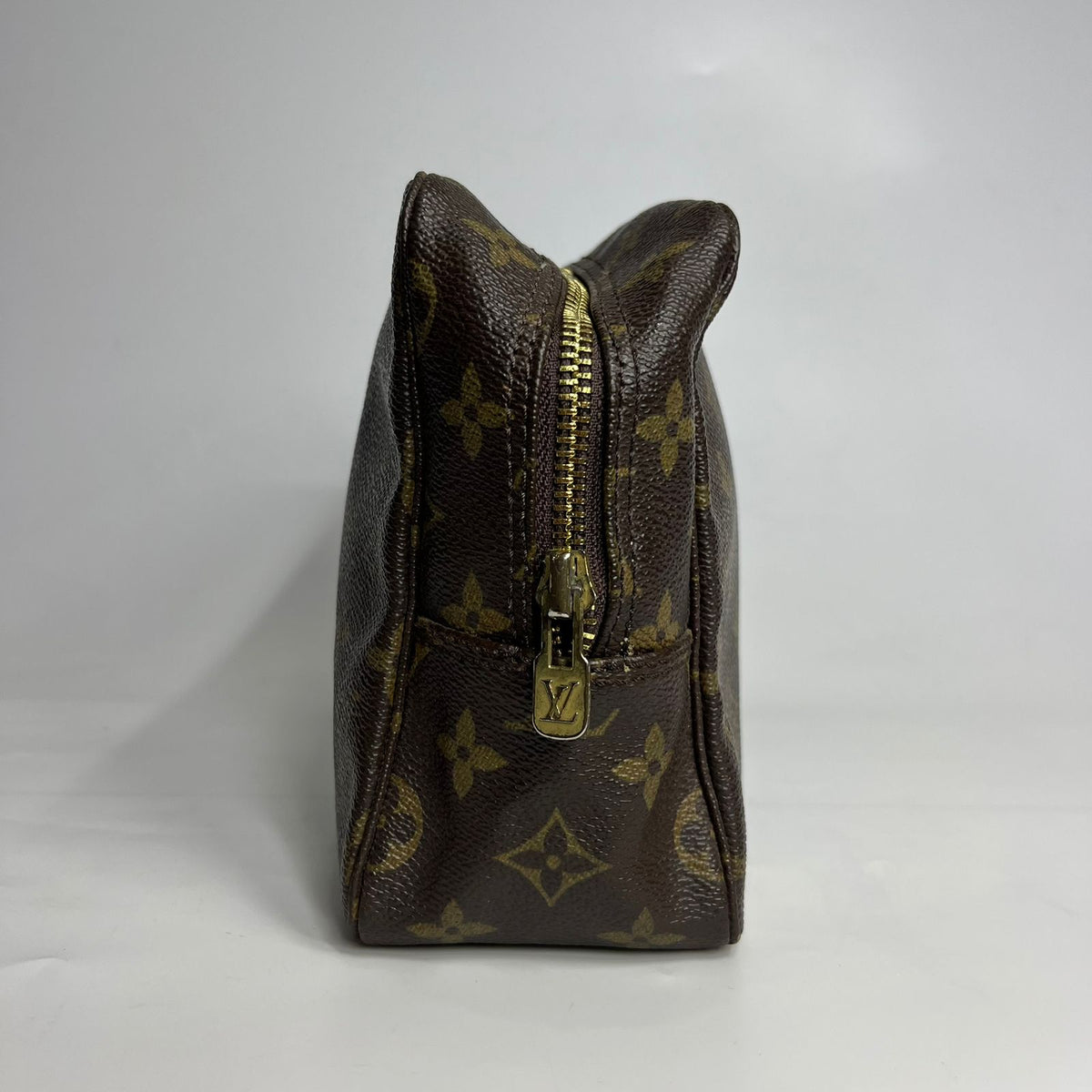Louis Vuitton Trousse Toilette 28 Mono