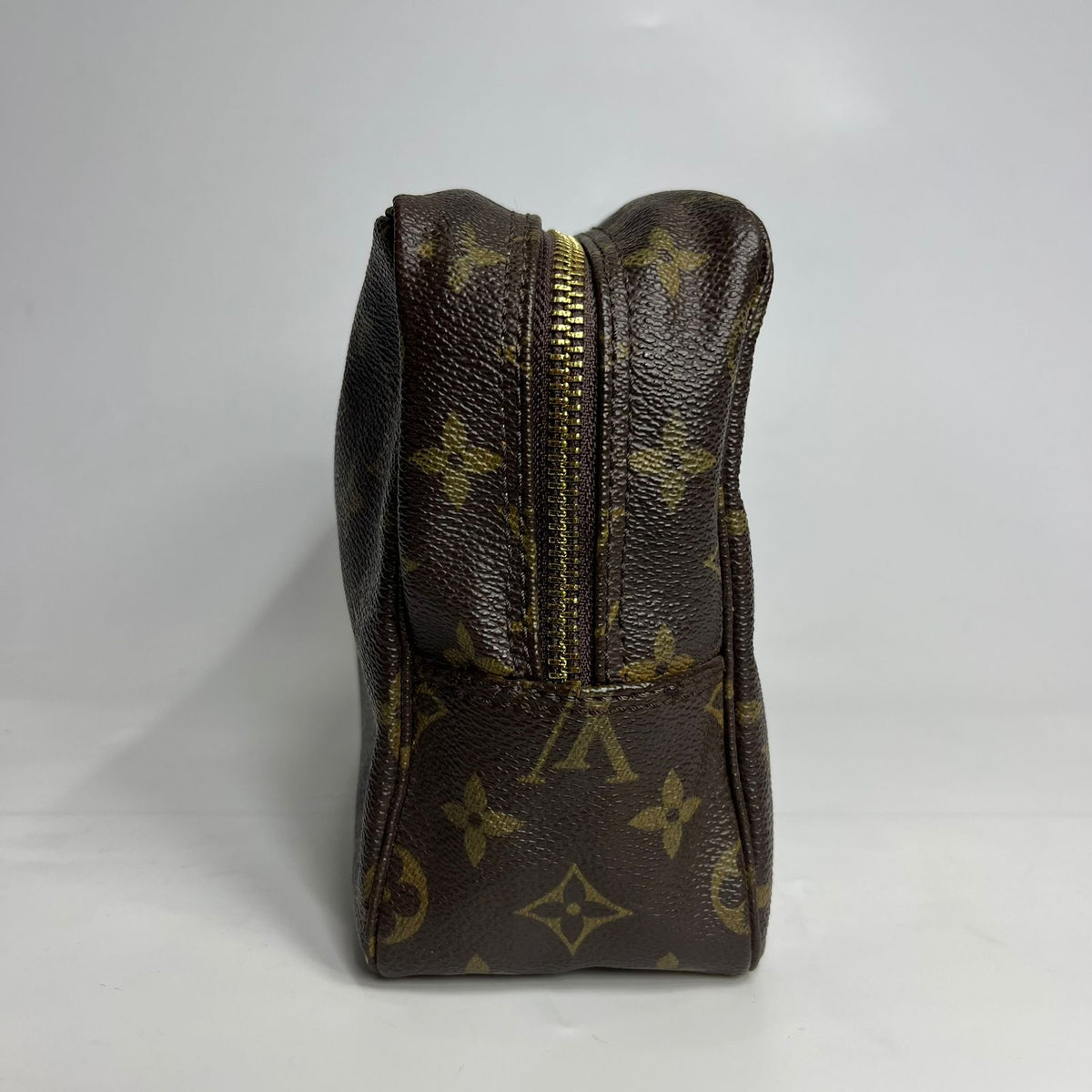 Louis Vuitton Trousse Toilette 28 Mono