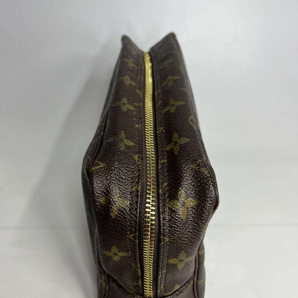 Louis Vuitton Trousse Toilette 28 Mono