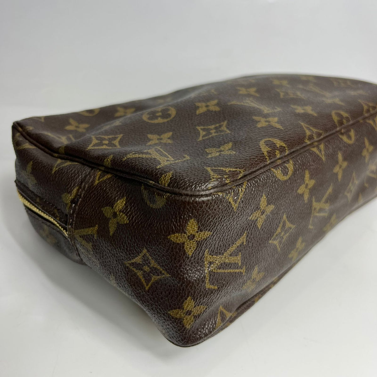 Louis Vuitton Trousse Toilette 28 Mono