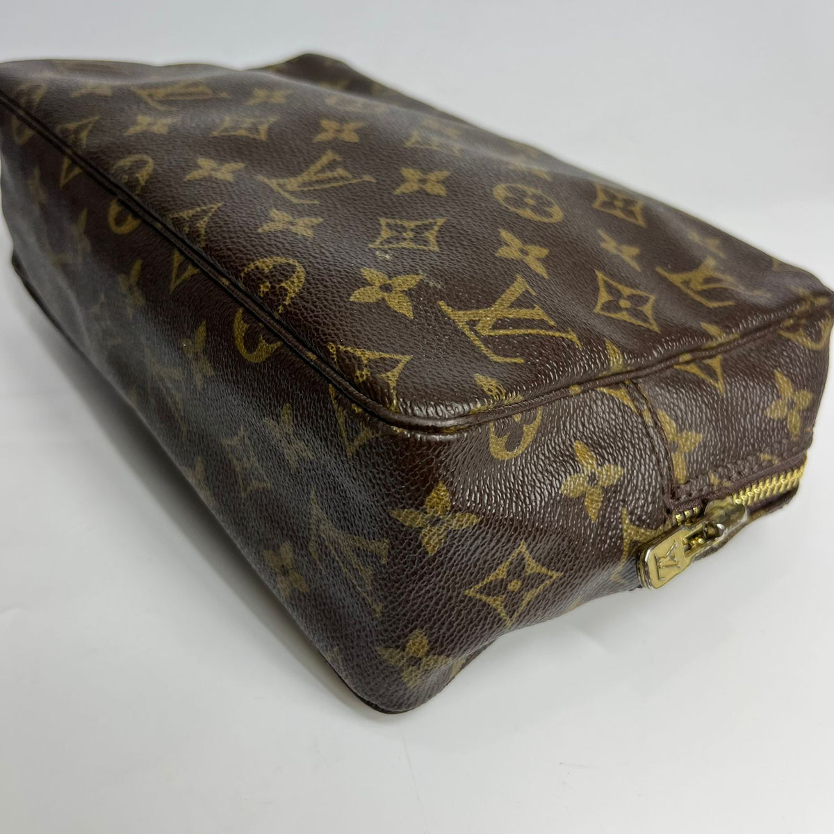 Louis Vuitton Trousse Toilette 28 Mono