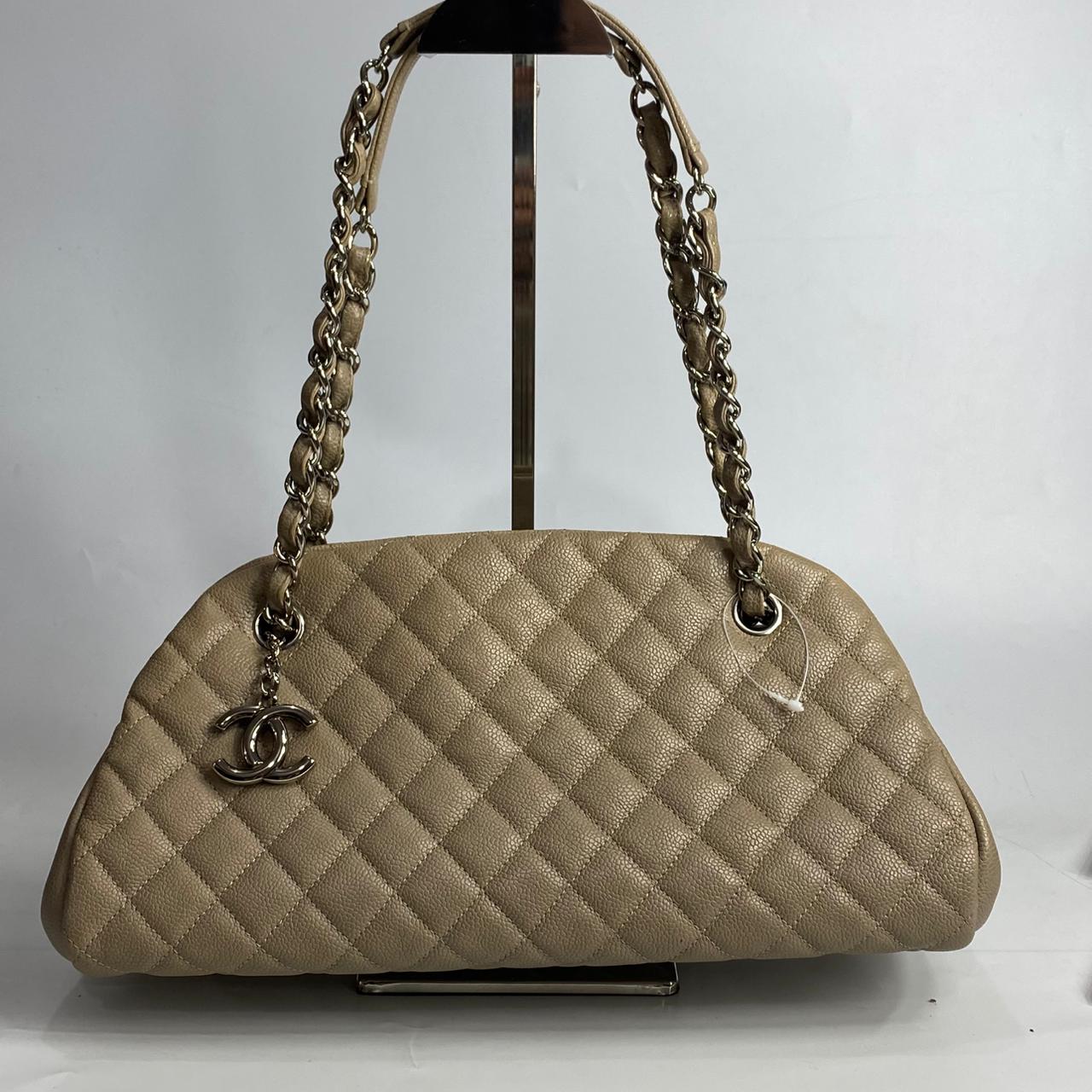 Channel	Mademoiselle Caviar Beige