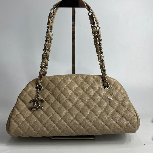 Channel	Mademoiselle Caviar Beige