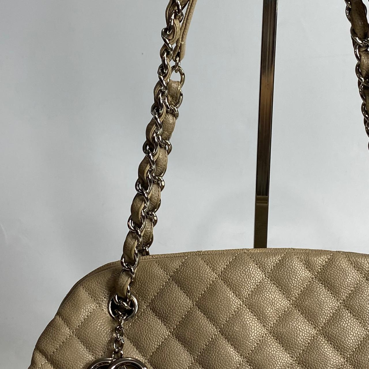 Channel	Mademoiselle Caviar Beige