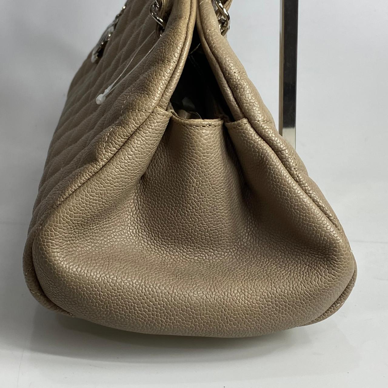 Channel	Mademoiselle Caviar Beige
