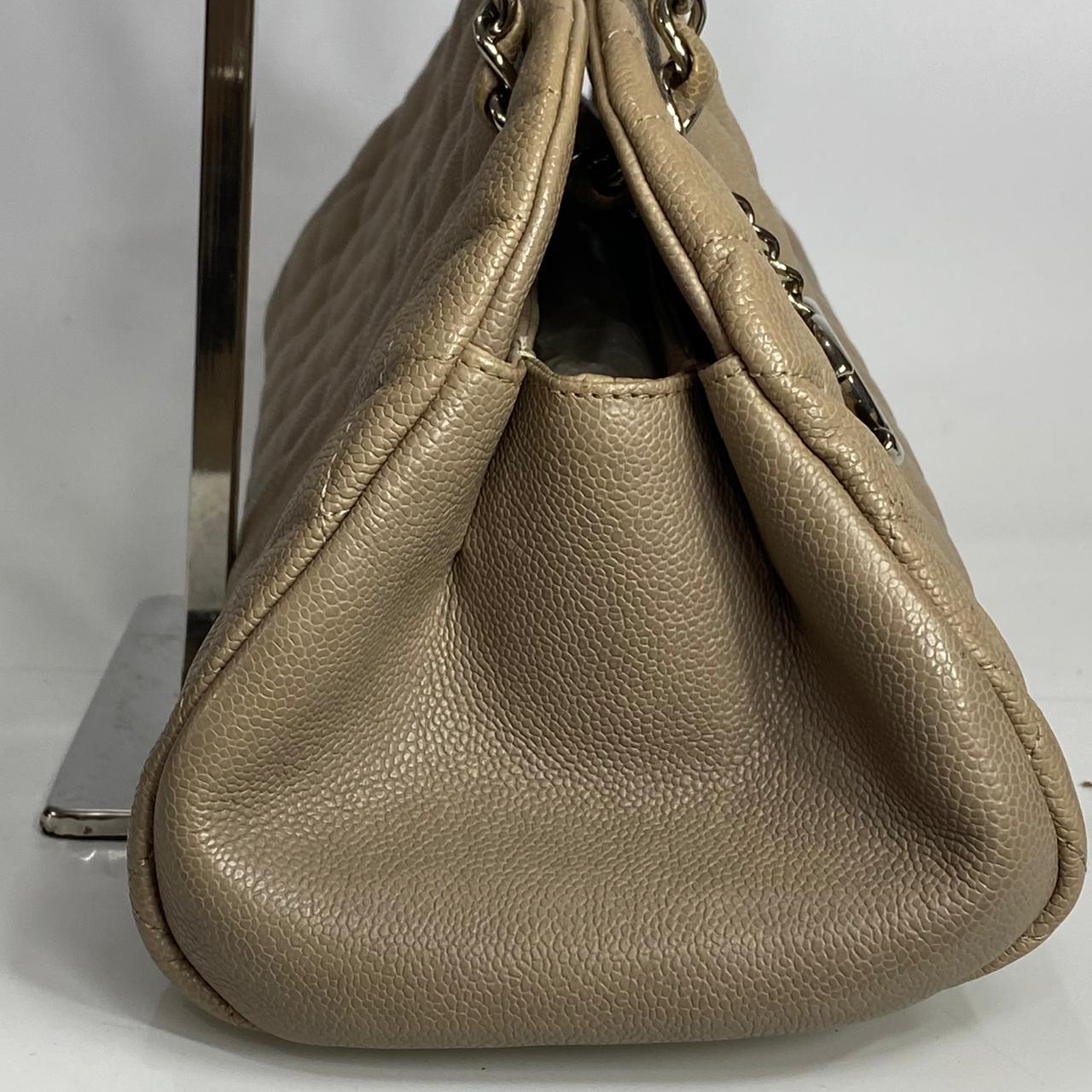 Channel	Mademoiselle Caviar Beige