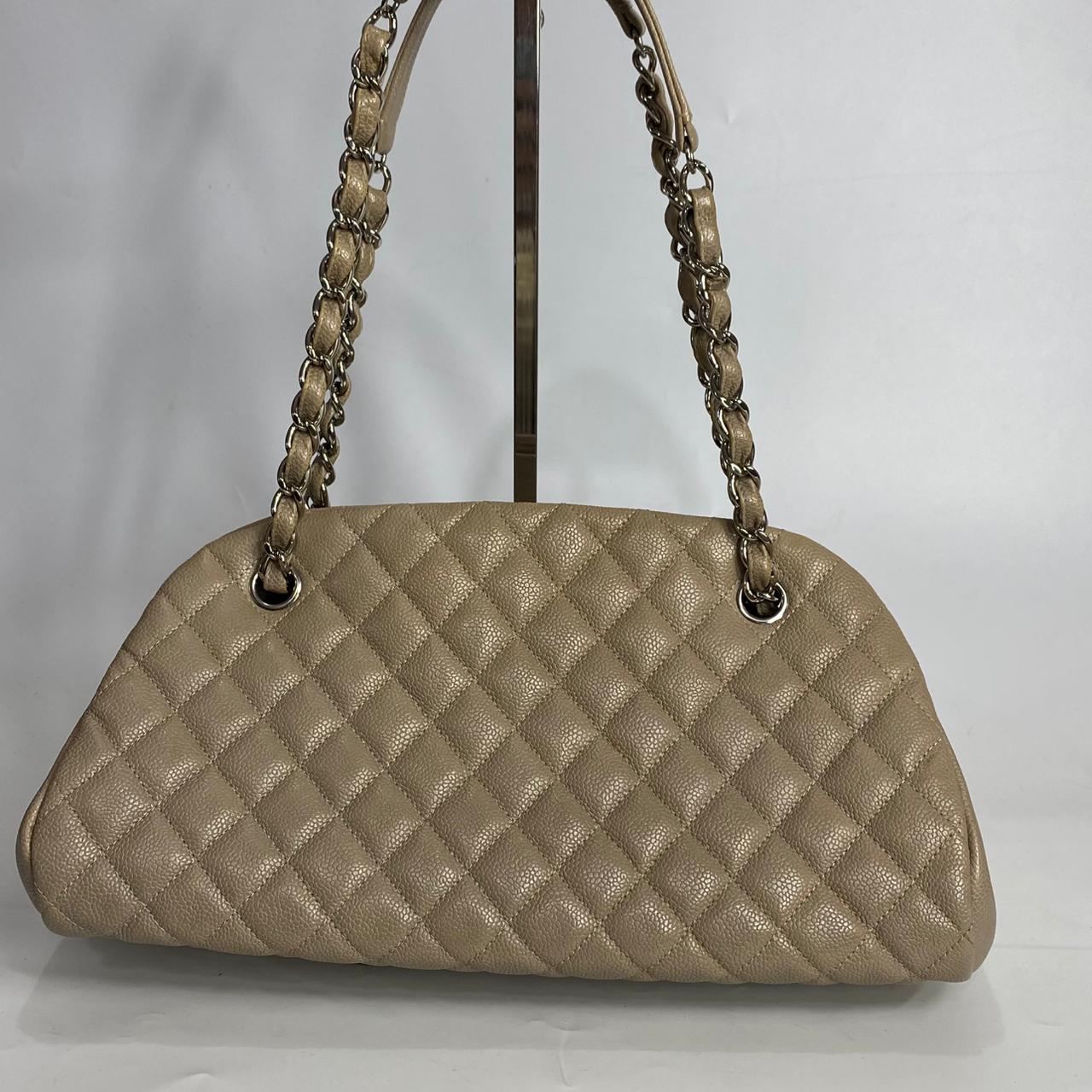 Channel	Mademoiselle Caviar Beige