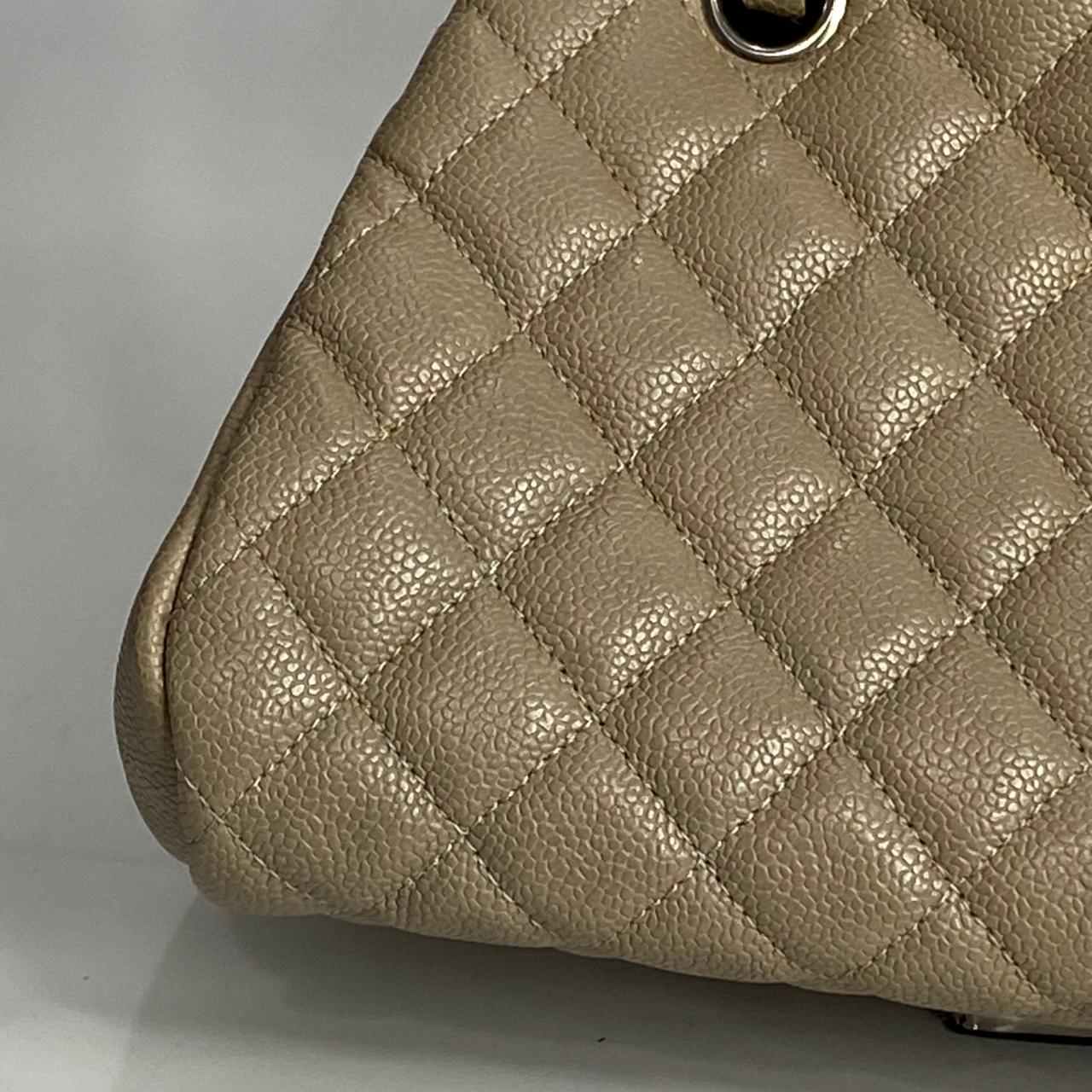 Channel	Mademoiselle Caviar Beige