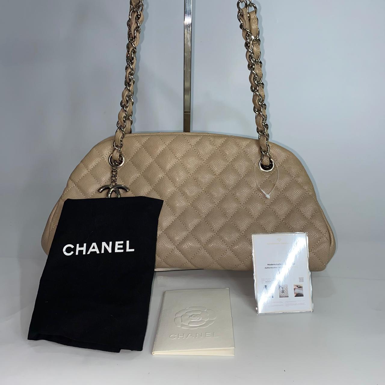 Channel	Mademoiselle Caviar Beige