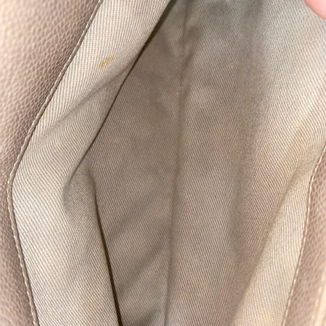Channel	Mademoiselle Caviar Beige