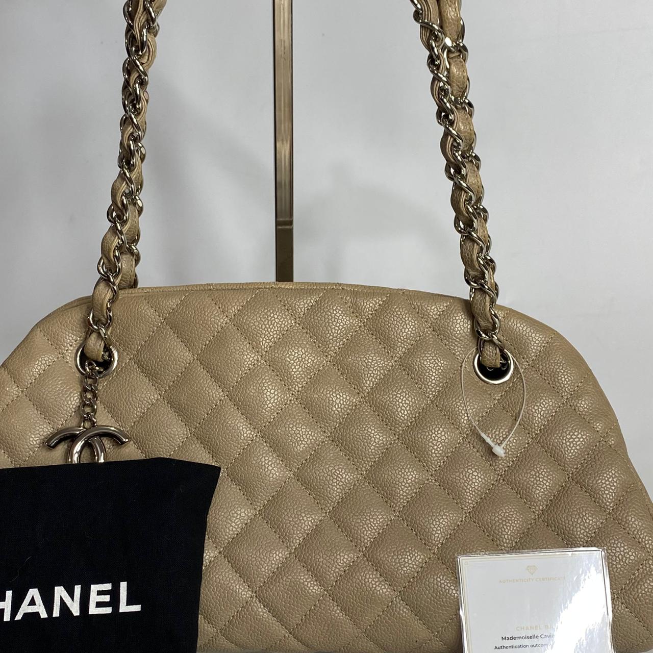Channel	Mademoiselle Caviar Beige