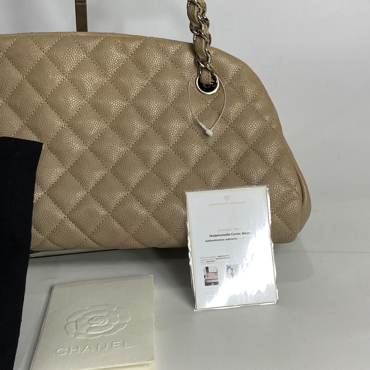Channel	Mademoiselle Caviar Beige