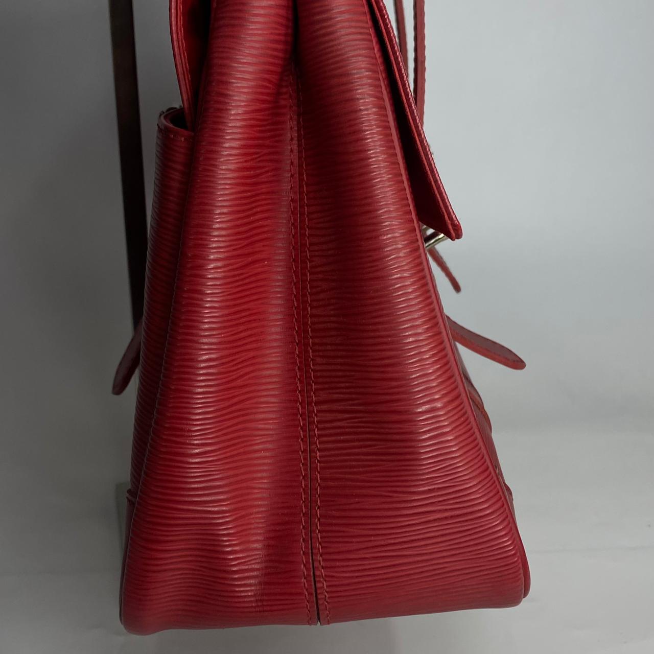 Louis Vuitton	Epi Segur Red