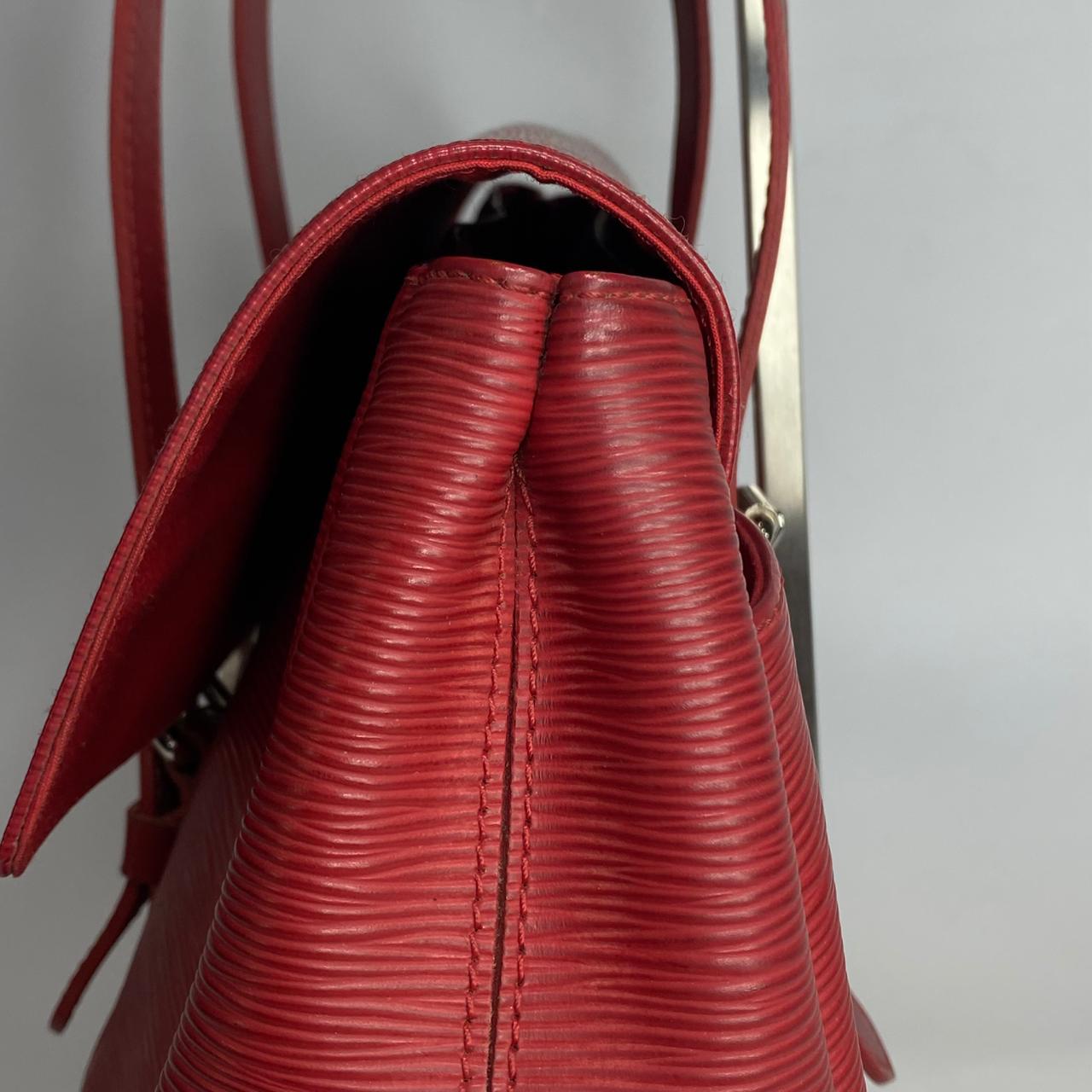 Louis Vuitton	Epi Segur Red