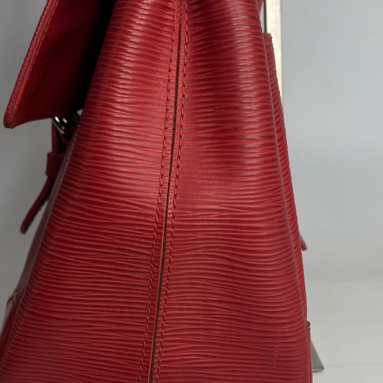 Louis Vuitton	Epi Segur Red