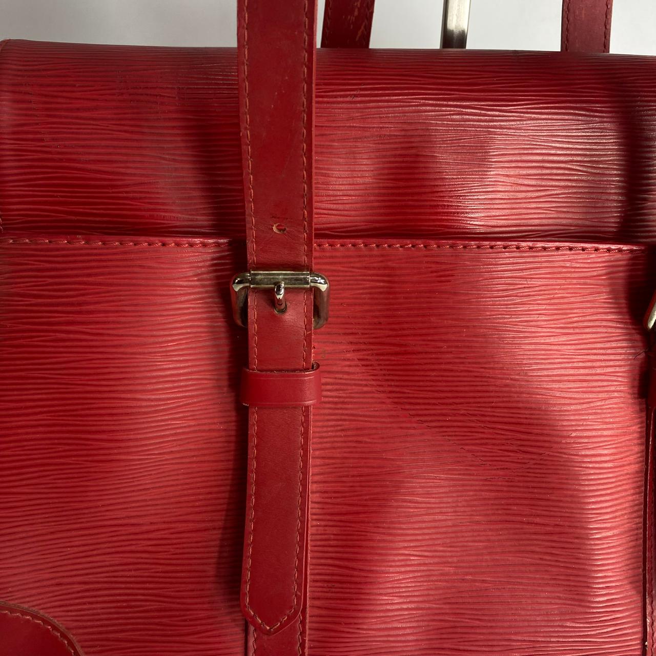 Louis Vuitton	Epi Segur Red