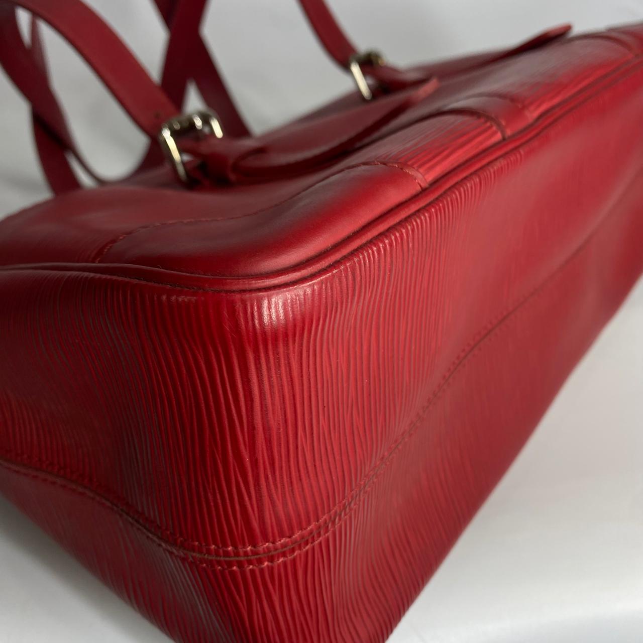 Louis Vuitton	Epi Segur Red