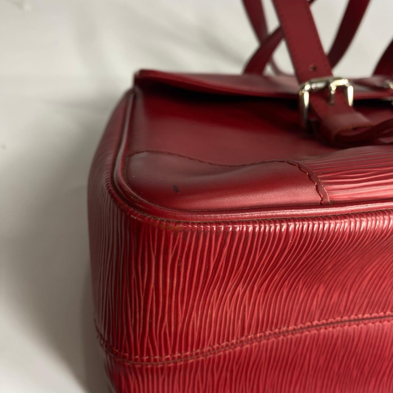 Louis Vuitton	Epi Segur Red