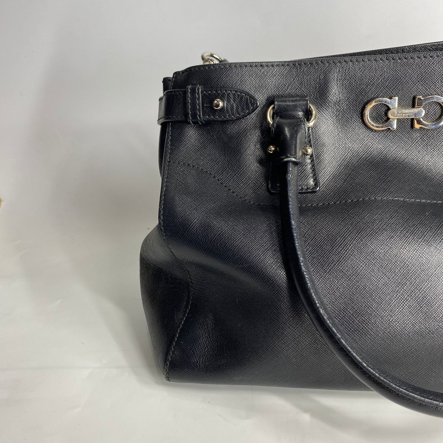 Ferragamo 2-way Bag Buckle Detail Black