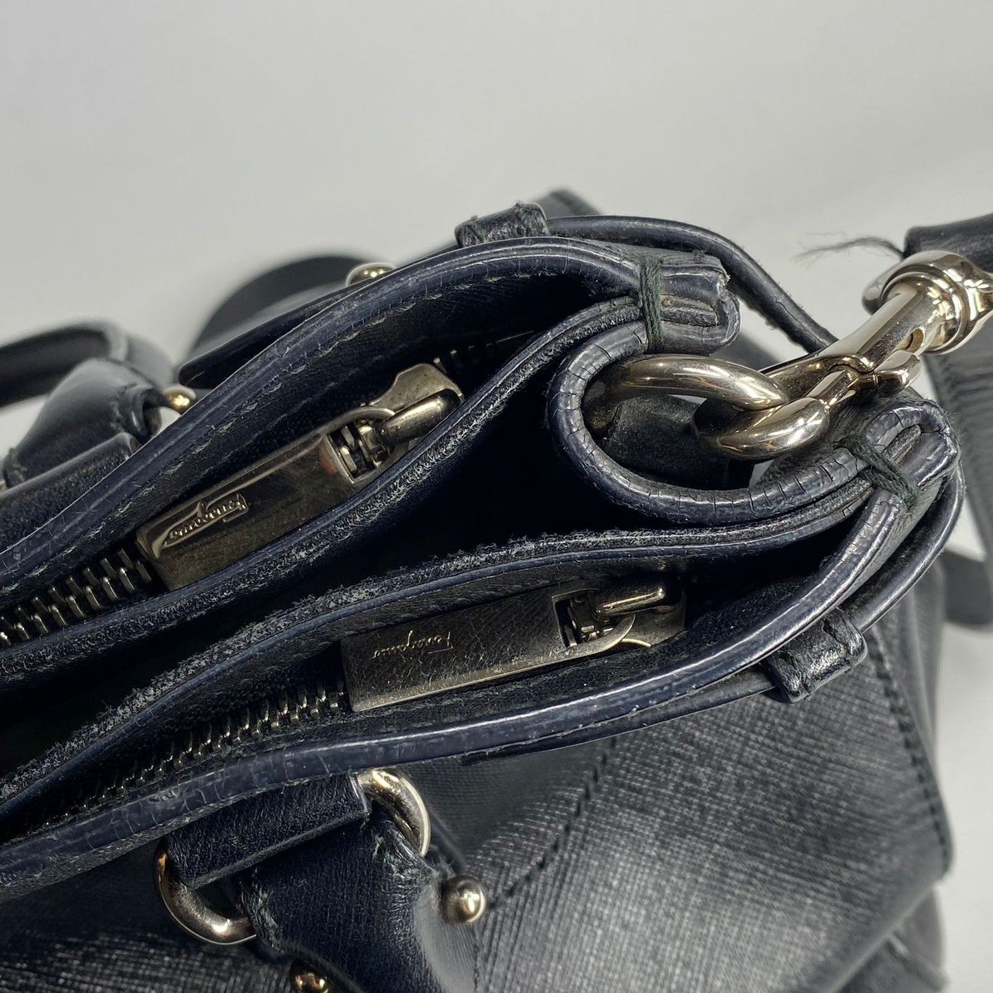 Ferragamo 2-way Bag Buckle Detail Black
