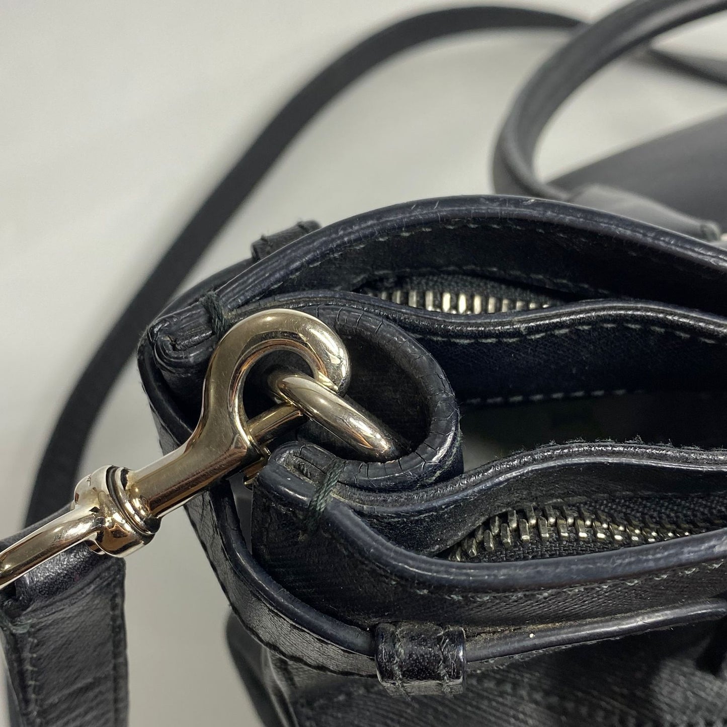 Ferragamo 2-way Bag Buckle Detail Black