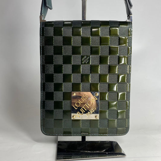 Louis Vuitton Vernis Cabaret Green