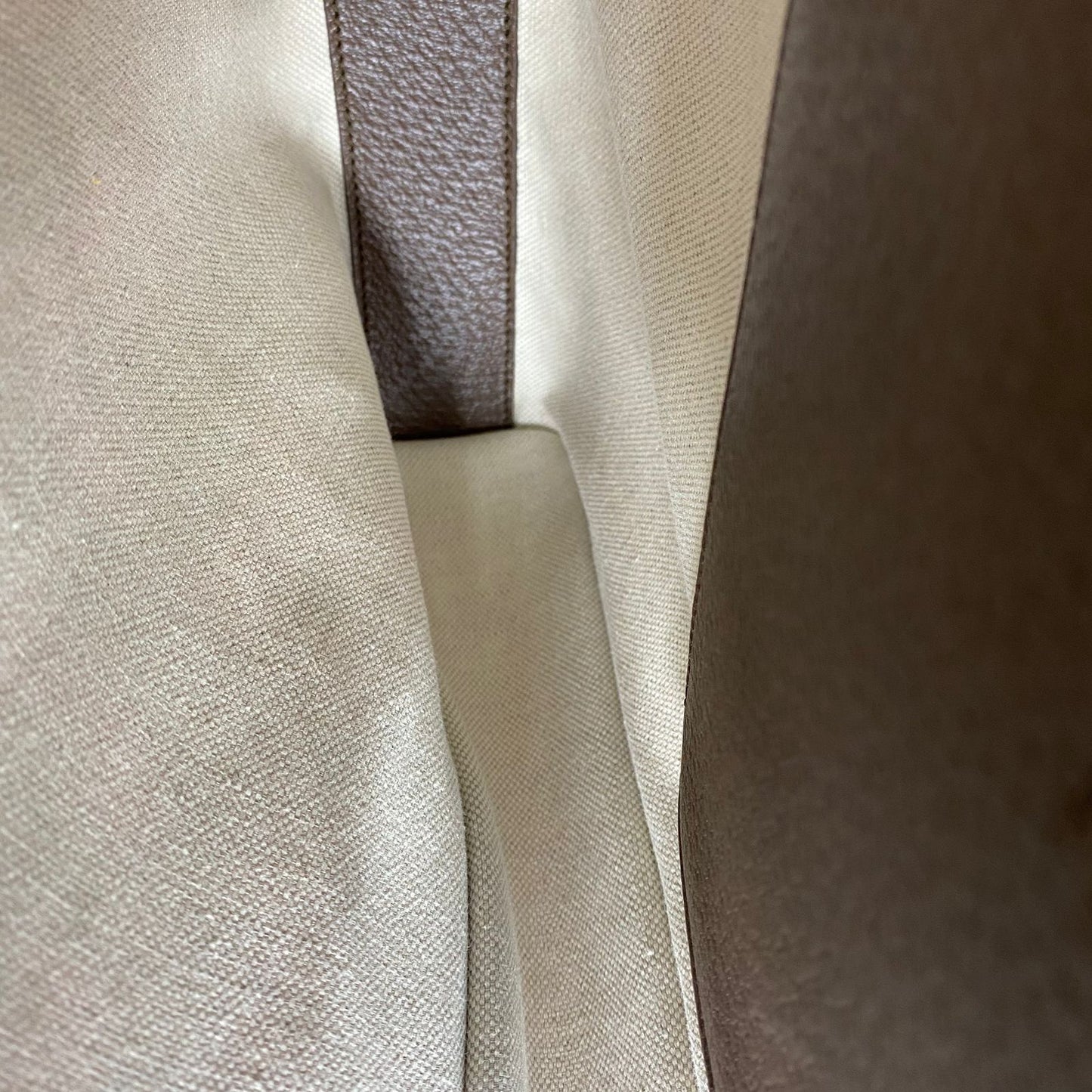 Gucci GG Supreme Tiger Tote