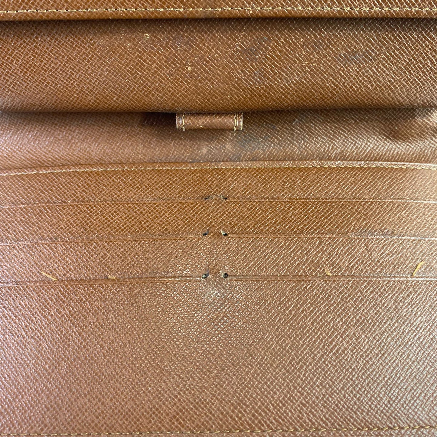 Louis Vuitton	Sarah Wallet Monogram Canvas
