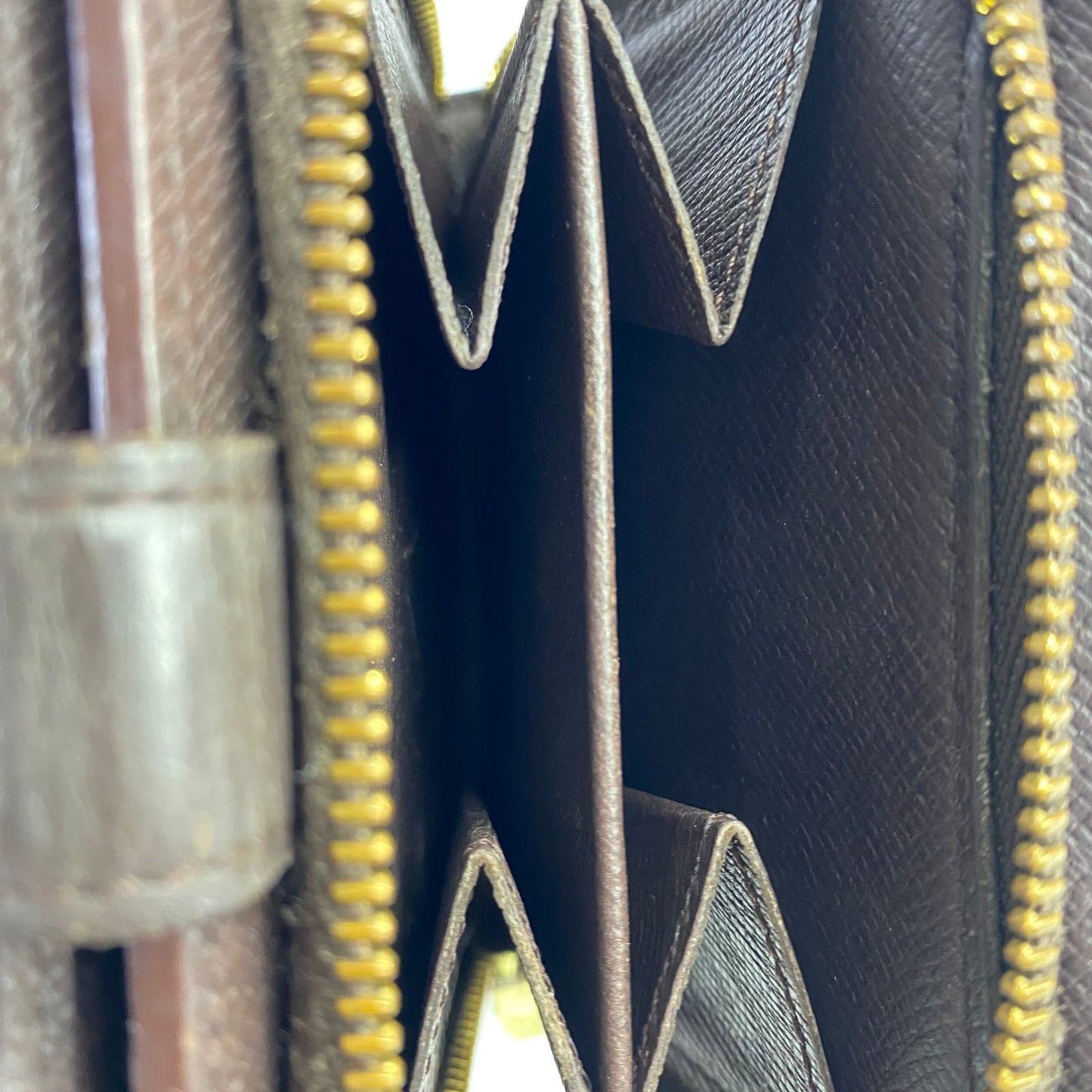 Louis Vuitton	Compact Zip Wallet Damier Ebene