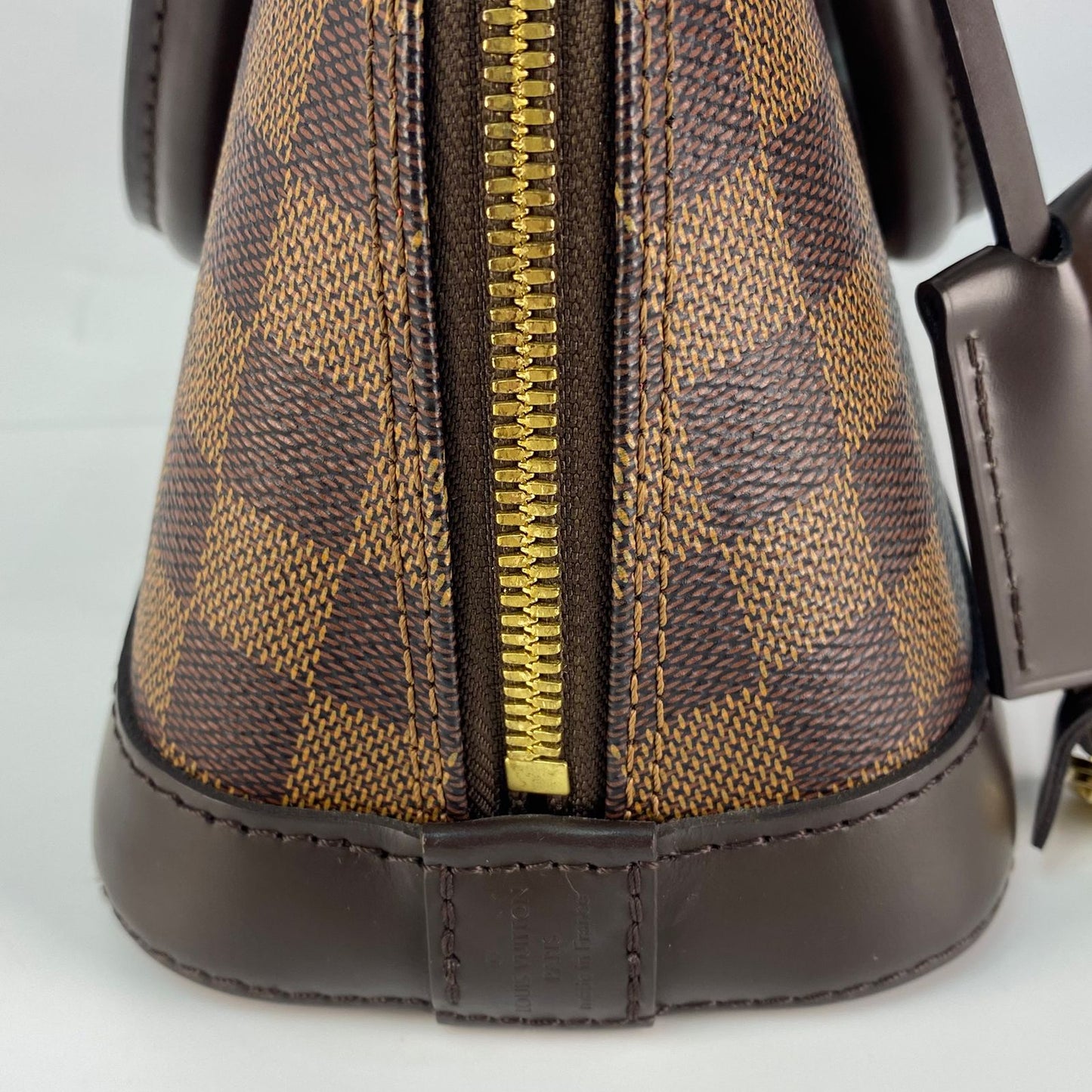 Louis Vuitton	Alma BB Damier Ebene