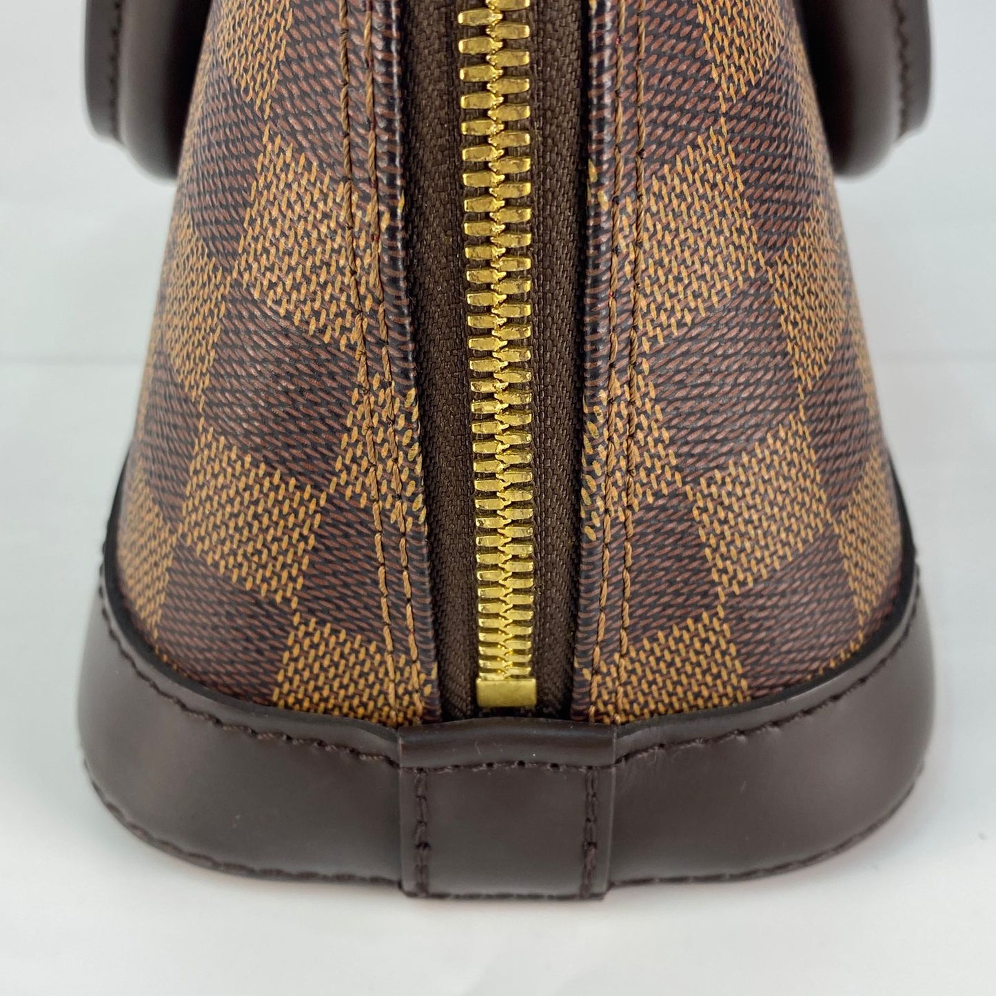 Louis Vuitton	Alma BB Damier Ebene