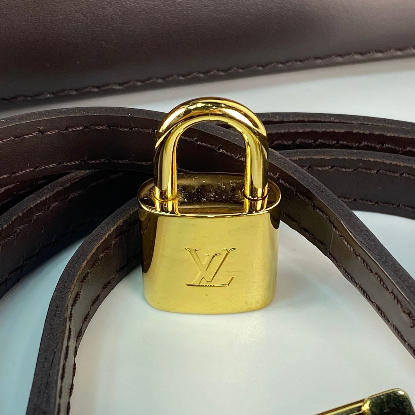 Louis Vuitton	Alma BB Damier Ebene