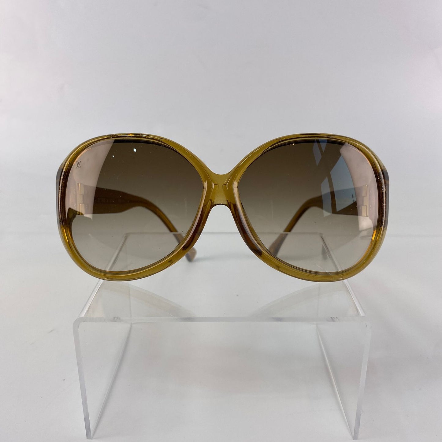 Louis Vuitton	Gold Glitter Round Sunglasses