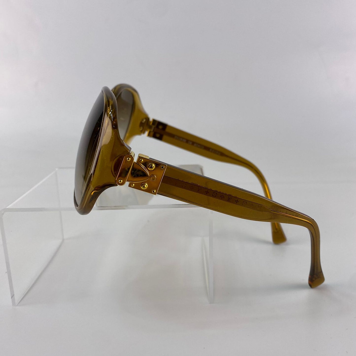 Louis Vuitton	Gold Glitter Round Sunglasses