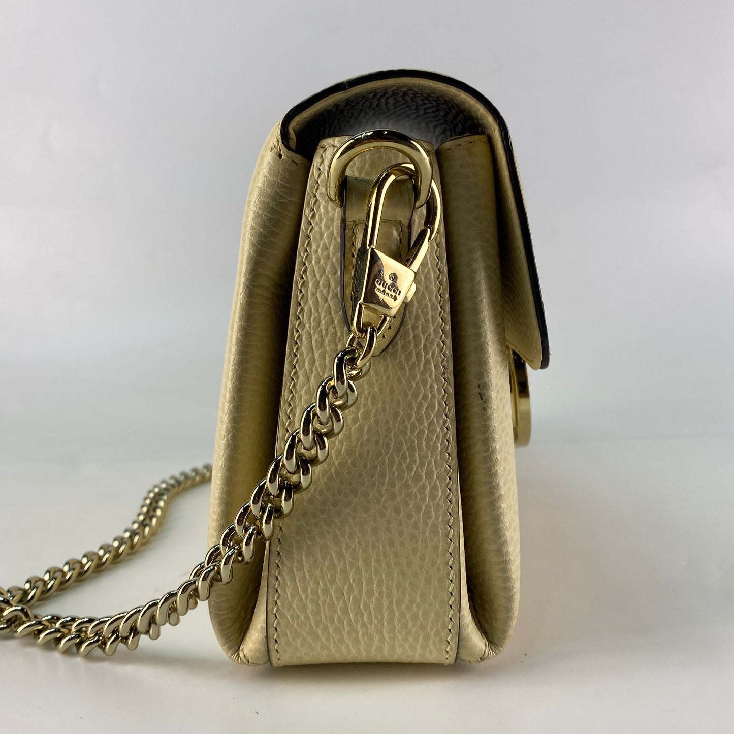 Gucci Interlocking GG Shoulder Bag White