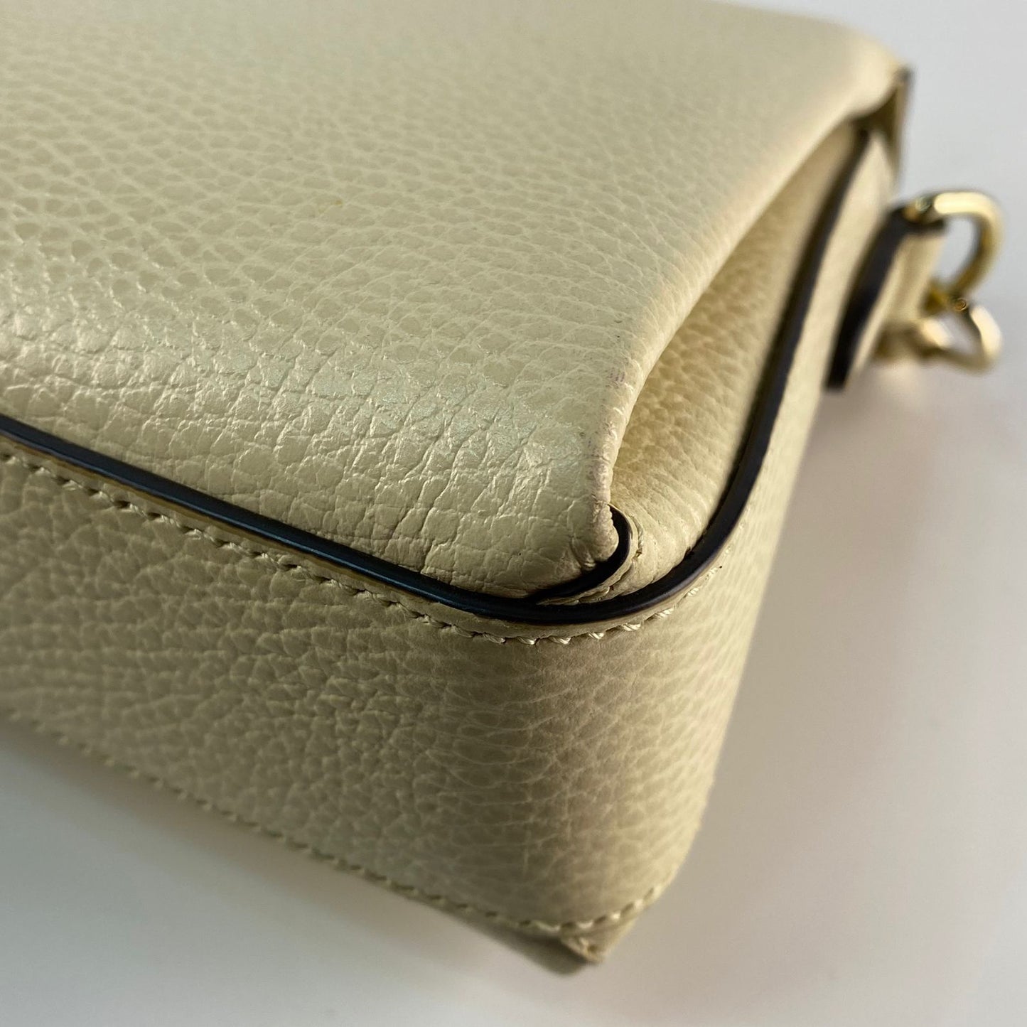 Gucci Interlocking GG Shoulder Bag White