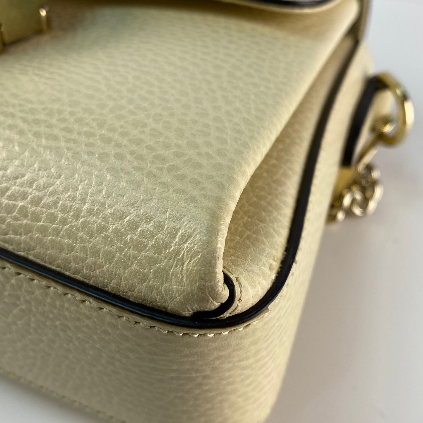 Gucci Interlocking GG Shoulder Bag White