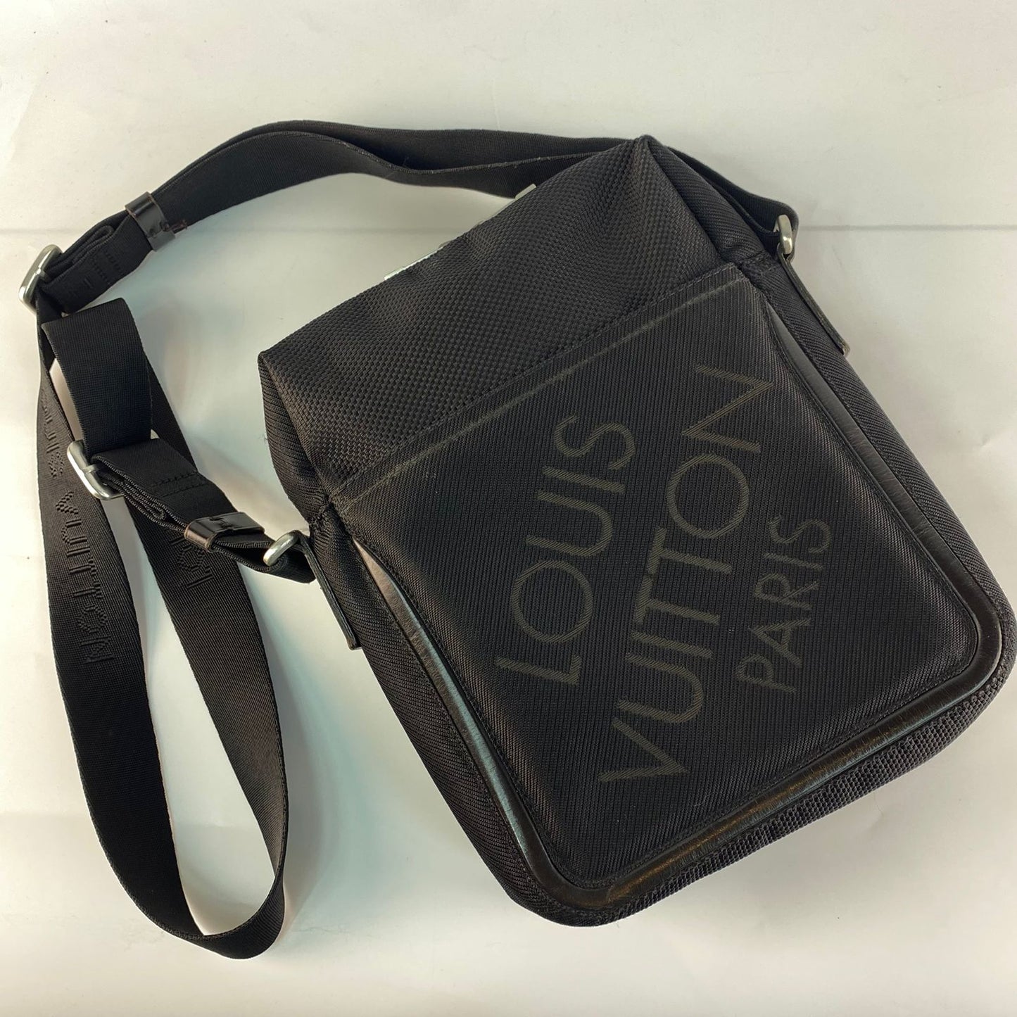 Louis Vuitton Messenger Bag