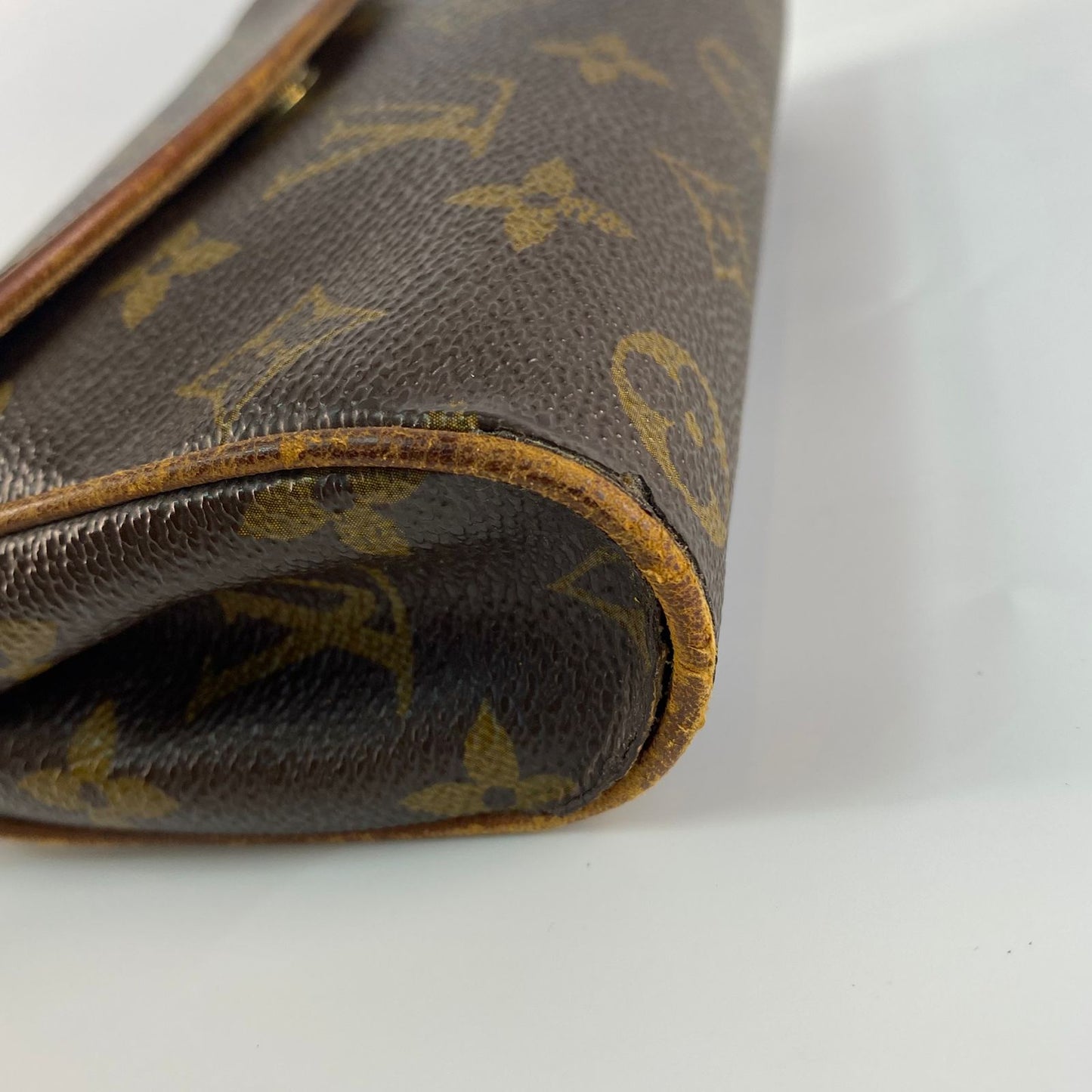 Louis Vuitton	Pochette