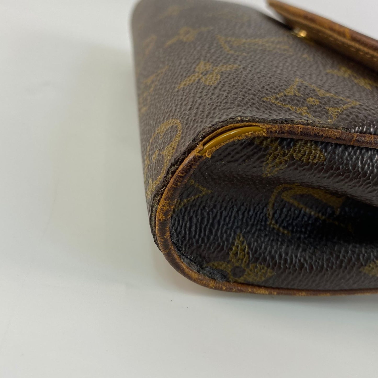 Louis Vuitton	Pochette