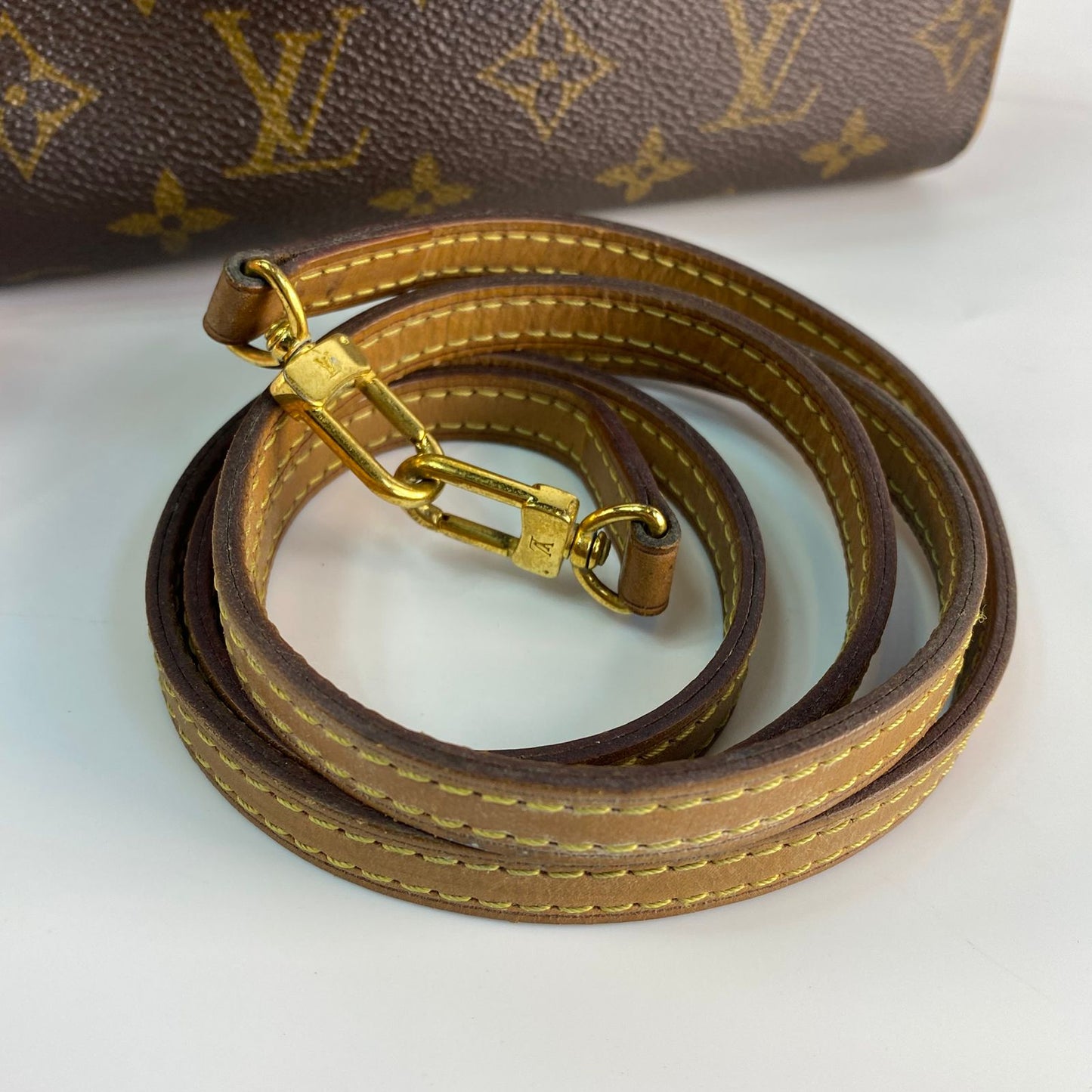 Louis Vuitton	Pochette