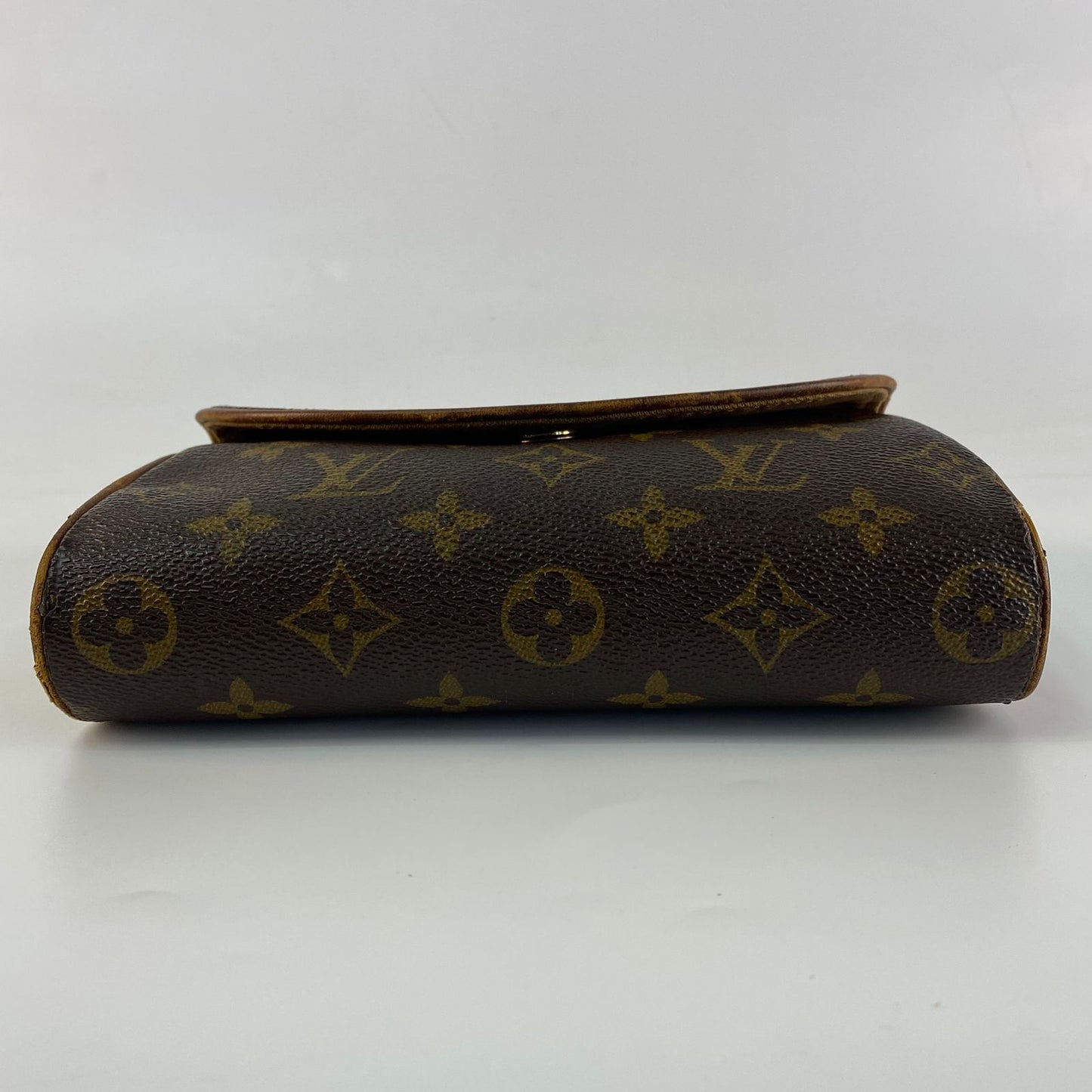Louis Vuitton	Pochette