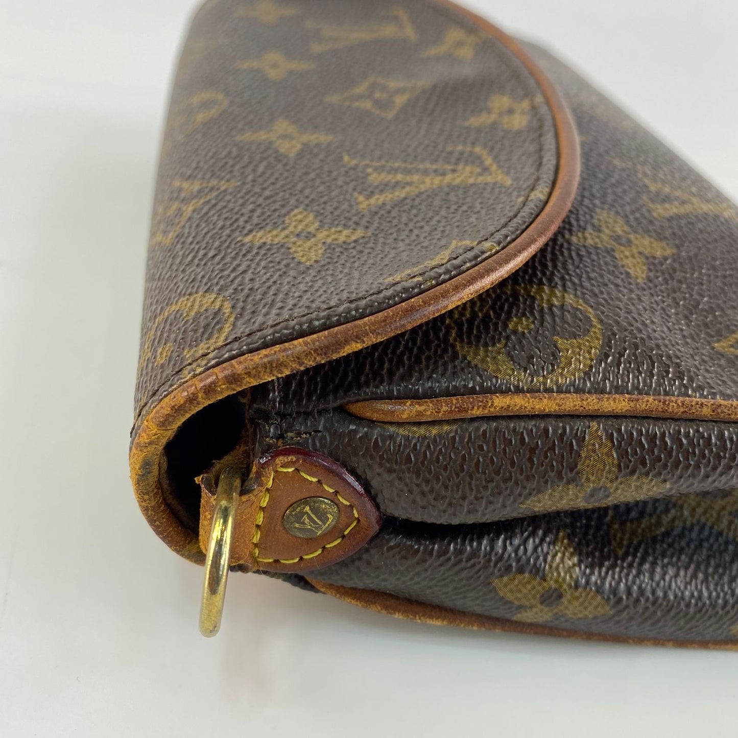 Louis Vuitton	Pochette