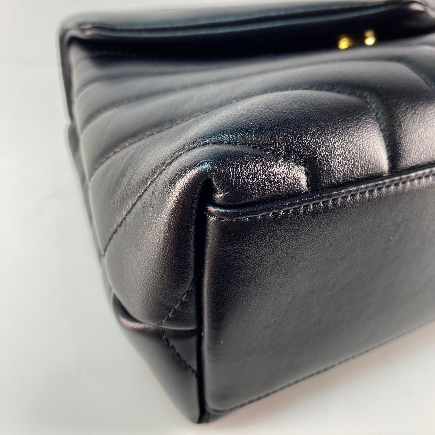 YSL	Loulou Shoulder Bag Black
