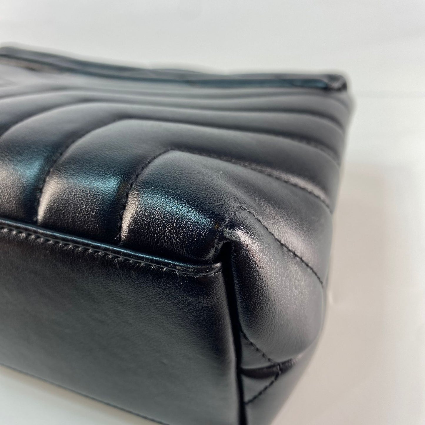 YSL	Loulou Shoulder Bag Black